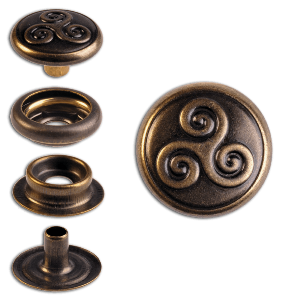 Ringfeder-Druckknöpfe “F3” 14mm Keltische Triskele aus Messing (nickel frei), Finish: messig-antik