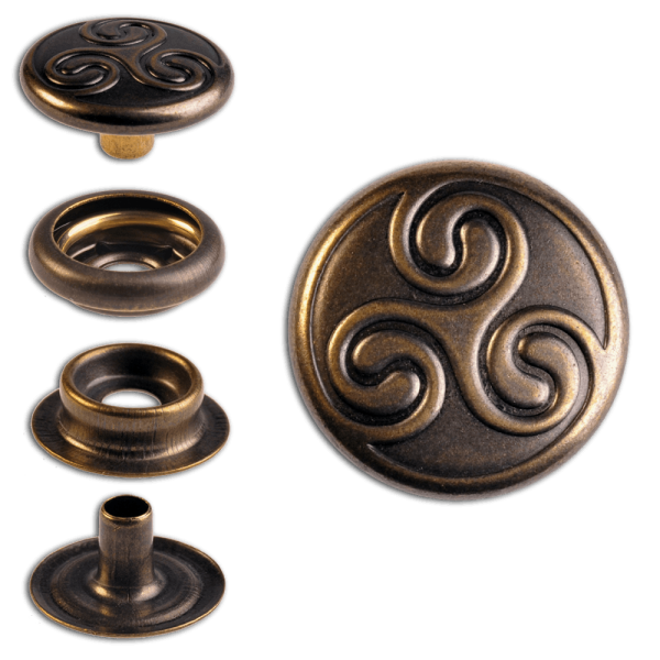 Ringfeder-Druckknöpfe “F3” 15.2mm Keltische Triskele aus Messing (nickel frei), Finish: messing-antik
