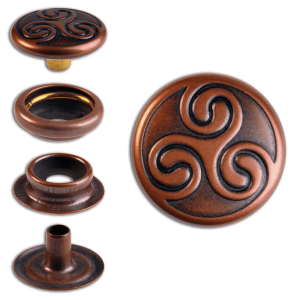 Ringfeder-Druckknöpfe “F3” 15.2mm Keltische Triskele aus Messing (nickel frei), Finish: kupfer-antik